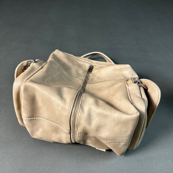 Urban Expression DALLAS BackpackSmoothVeganLeather - Picture 4 of 10